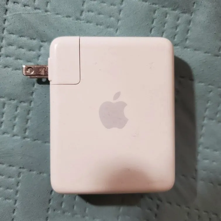 Apple AirPort Express Base Station A1264 (MB321LL/A)