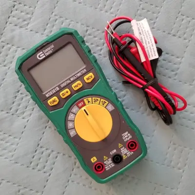 Commercial Electric MS8301B Auto-Ranging Digital Multimeter