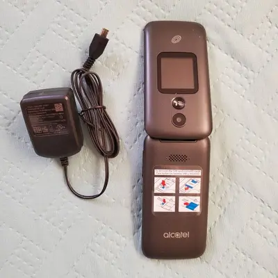 TCL Alcatel MyFlip 2 A406 4G LTE Prepaid Flip Phone (TracFone, Locked) photo 2