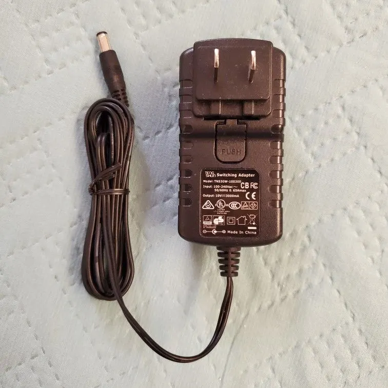 10V 3A AC Adapter, 5.5 x 2.5 mm, Center Positive