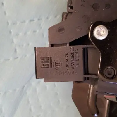 GM Genuine 13515944 Liftgate Latch (Trunk Latch) photo 5