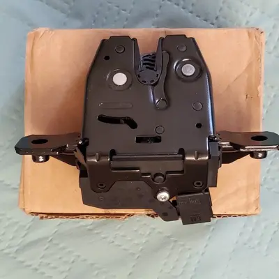 GM Genuine 13515944 Liftgate Latch (Trunk Latch) photo 4