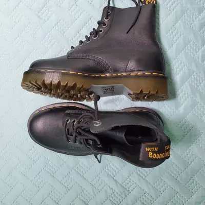 Dr. Martens 1460 Pascal Bex Pisa Leather Lace-Up Boots, Size 8 photo 5