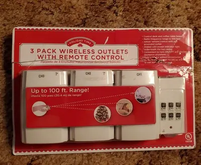 3-Pack Wireless Outlets with Remote for Holiday Lights
