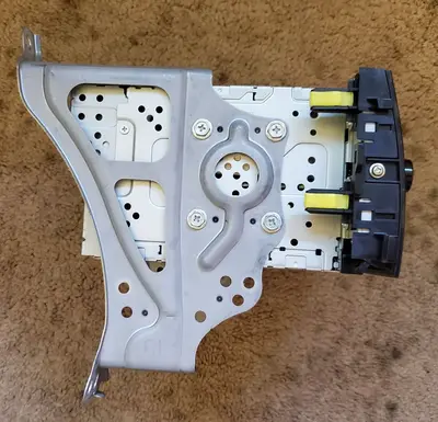 Toyota Prius JBL Radio CD Changer (2005) photo 4