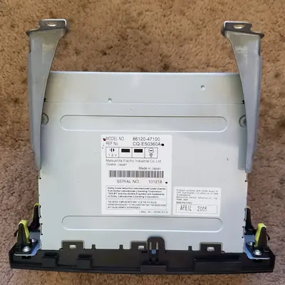 Toyota Prius JBL Radio CD Changer (2005) photo 2