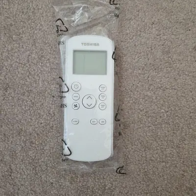 OEM Toshiba Air Conditioner Remote for RAC-PD1013CWRU and RAC-PD1211CRU photo 2