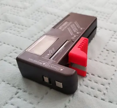 BT-168D Digital Battery Tester for AA, AAA, C, D, 9V and Button Cells photo 2