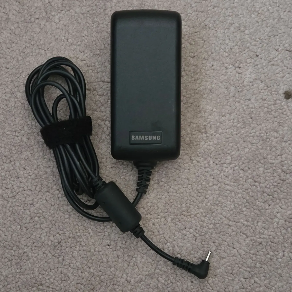 Genuine Samsung 19V 2A AC Adapter KSAS05019O0200HU (GH44-02888B)