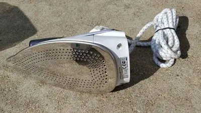 Rowenta DA1560 Travel-Ready 1000W Compact Steam Iron photo 3