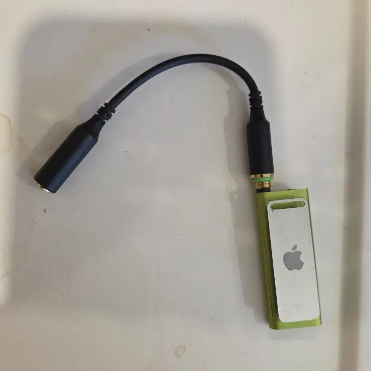 Apple iPod Shuffle 3rd Generation, Green, 2GB