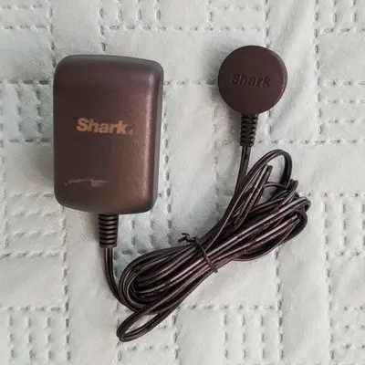 Genuine Shark MAGVM252 Magnetic Charger Adapter, 13.3V