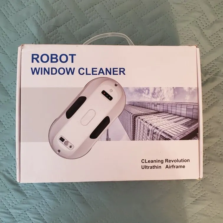 Remote-Control Window Cleaning Robot with Gravity Sensor