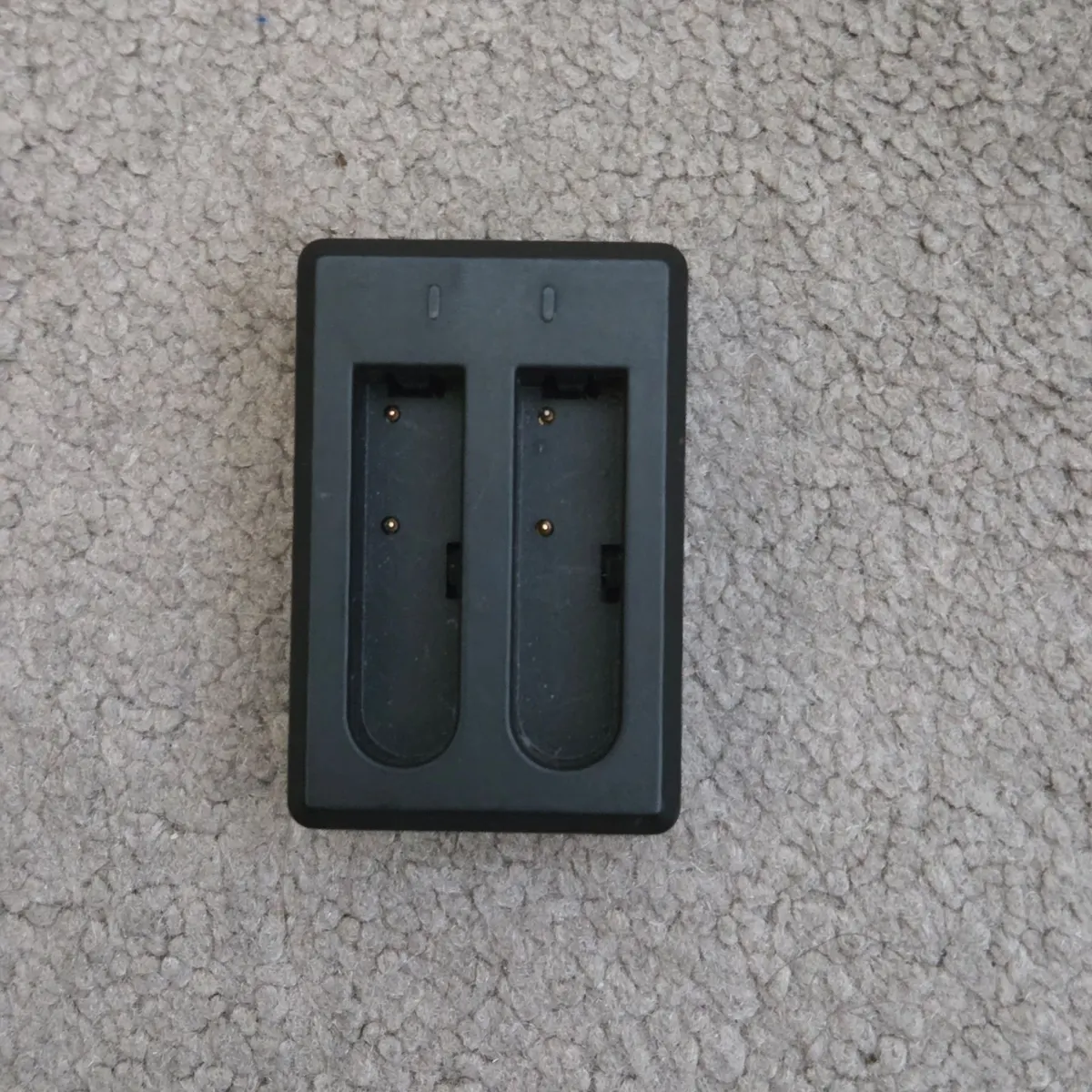 NP40 Dual Battery Charging Dock, Micro USB, 5V 2A