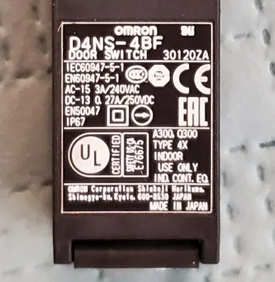 OMRON D4NS-4BF Safety Door Switch, Guard Lock Style photo 2