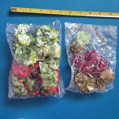 Paper Flowers in 4 Colors, 2 Bags