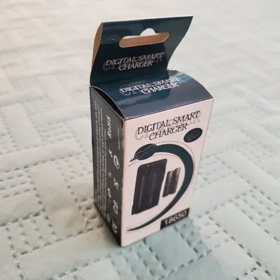 Dual-Slot 18650 Battery Charger, USB Charging, US Plug