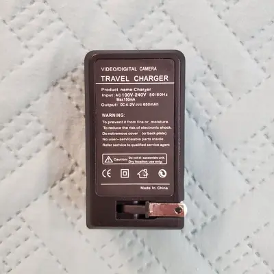 Dual-Slot 18650 Battery Charger, USB Charging, US Plug photo 2