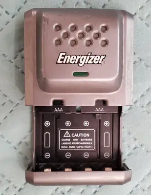 Genuine Energizer Compact CHDC-CA AA/AAA Ni-MH Charger photo 2
