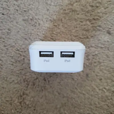 Tylt Dual USB-A Wall Charger 2.4A for iPad Air 2 and Mini photo 2