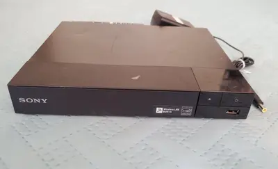 Sony BDP-S3700 Streaming Blu-ray Player with Built-In Wi-Fi photo 2