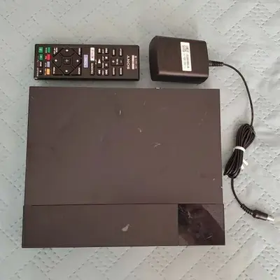 Sony BDP-S3700 Streaming Blu-ray Player with Built-In Wi-Fi