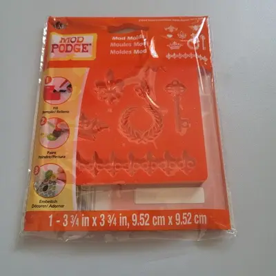 Plaid Mod Podge Royal Icons Mod Mold photo 4
