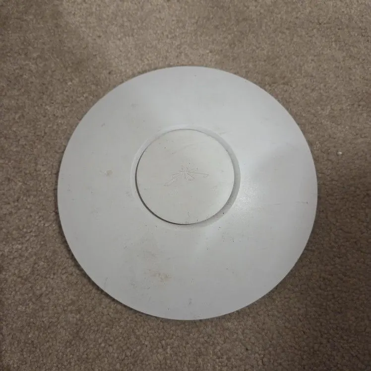 Ubiquiti UniFi AP Long Range UAP Wireless Access Point (Unit Only)