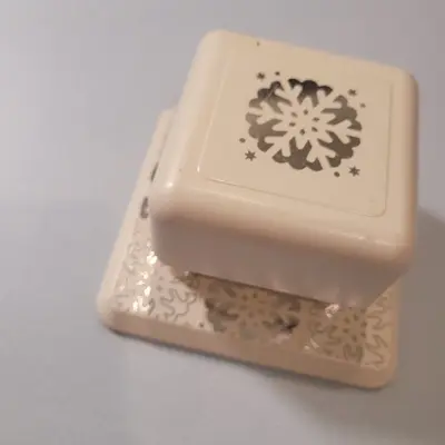 Martha Stewart Magnetic All Over the Page Craft Punch, Snowflakes