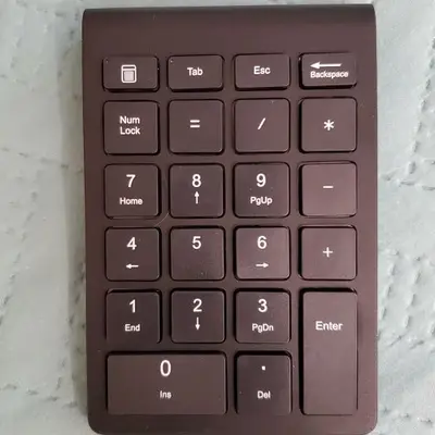 RF304 22-Key Ultra-Thin Wireless Numeric Keypad, 2.4G USB
