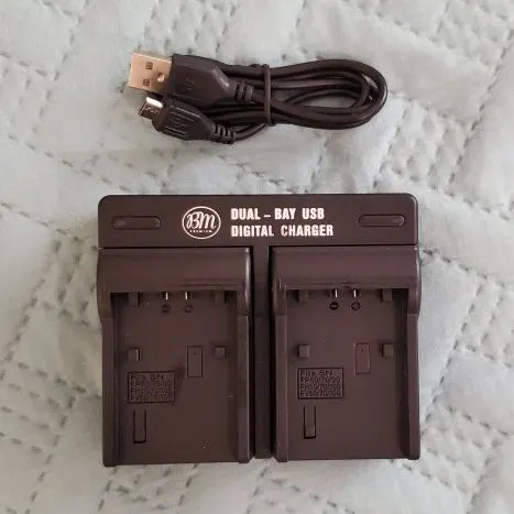 Dual-Bay USB Battery Charger for Sony NP-FV50/70/100 and NP-FH Series