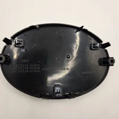 OEM Toyota Hybrid Front Grille Emblem Assembly 75310-47010 photo 2