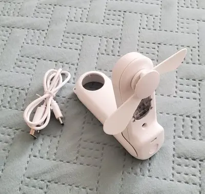 Personal Handheld 2-in-1 Fan with Water Mist Spray photo 2