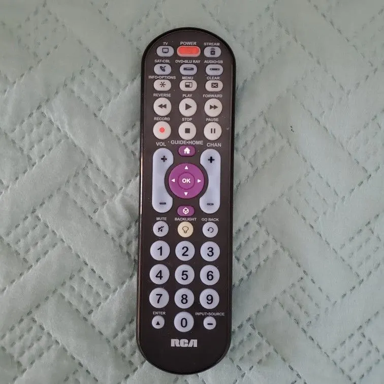 RCA RCRBB05BHE 5-Device Universal Remote with Streaming Control