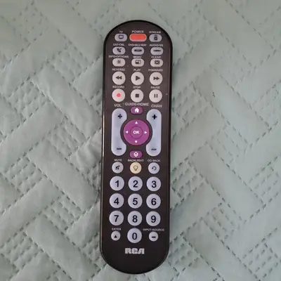 RCA RCRBB05BHE 5-Device Universal Remote with Streaming Control