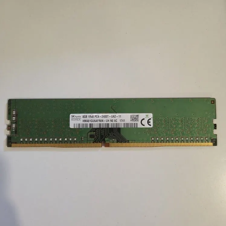 SK Hynix 8GB DDR4-2400 288-Pin DIMM Memory, HMA81GU6AFR8N