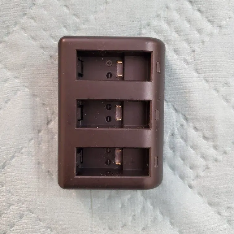 Triple Bay Battery Charger for GoPro Hero 5 (BC-GP5C)