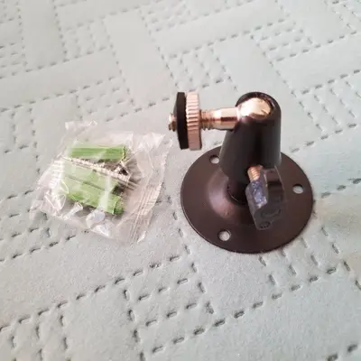 Rotating Metal Wall Mount Bracket for CCTV Cameras photo 2