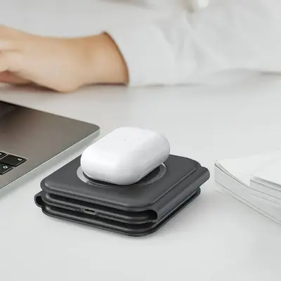 3-in-1 Foldable Magnetic Wireless Charging Pad for Travel photo 4