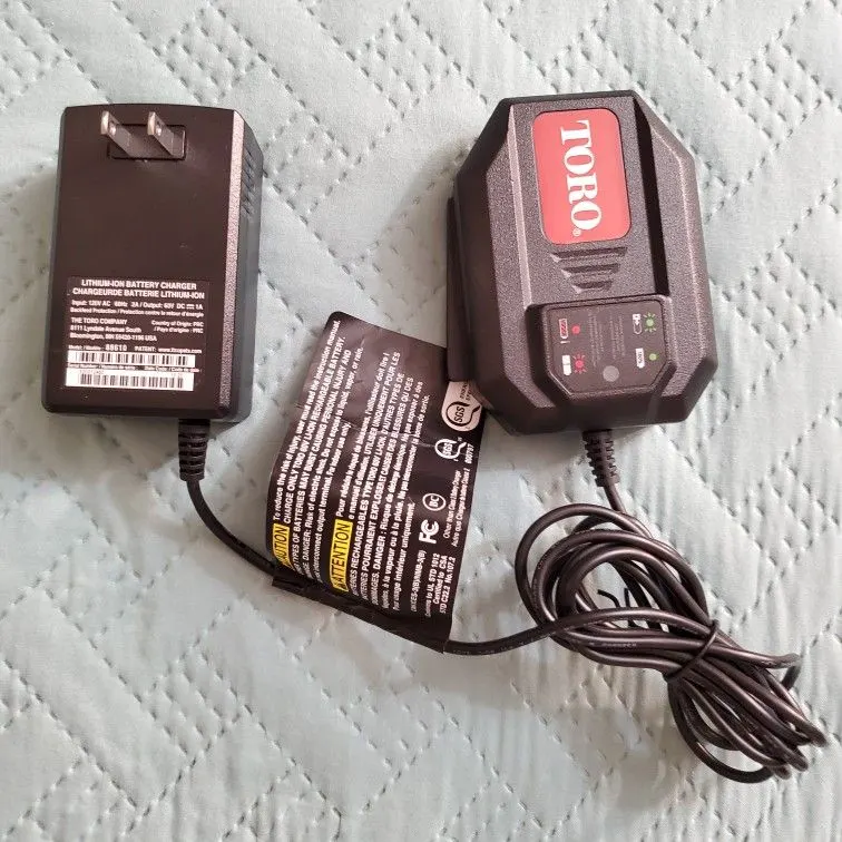Toro 60V 1A Flex-Force Lithium-Ion Battery Charger