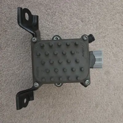 OEM Toyota ZVW52 Prius Oil Pump Assembly with Motor 35300-47010 photo 5