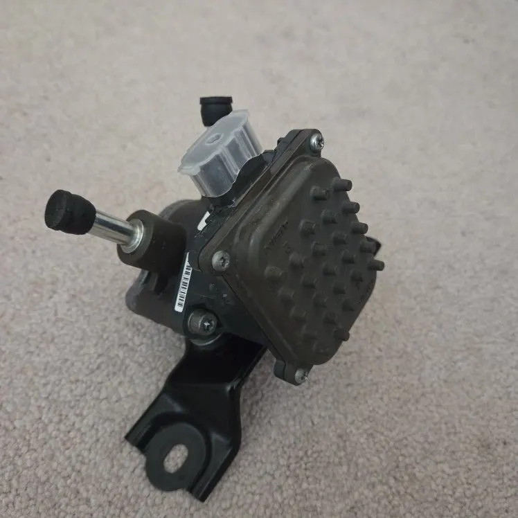 OEM Toyota ZVW52 Prius Oil Pump Assembly with Motor 35300-47010