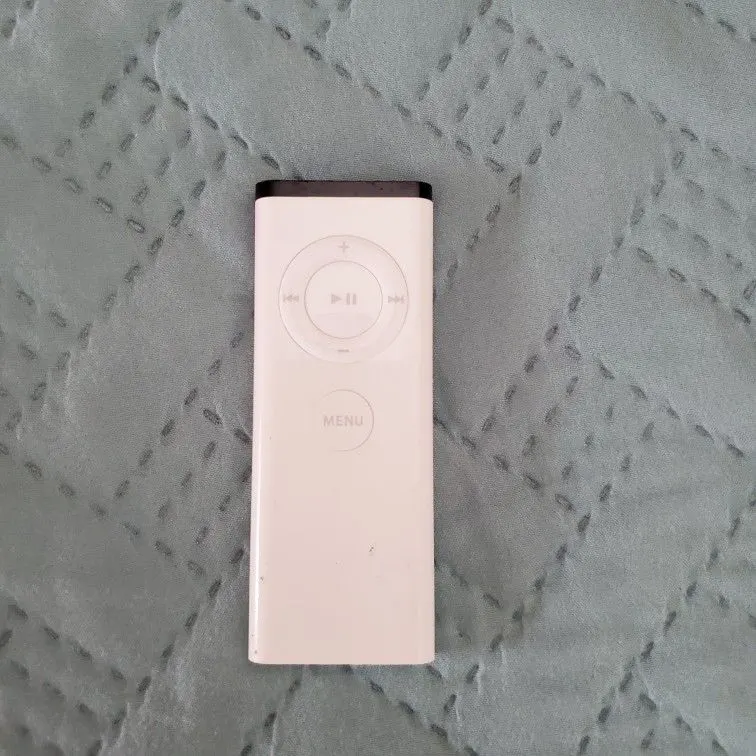 Genuine Apple Remote A1156 for Apple TV, MacBook, iMac, Mac Pro