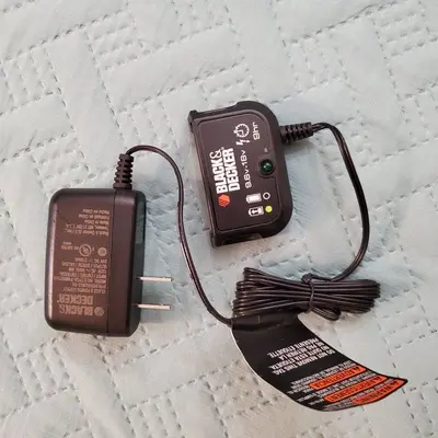 Black+Decker 18V Slide-In Battery Charger 90592363-01