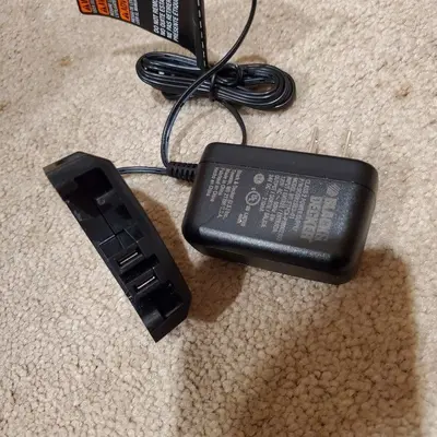 Black+Decker 18V Slide-In Battery Charger 90592363-01 photo 3