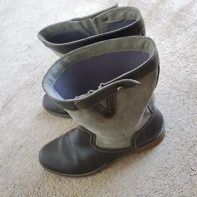 Timberland Women's Fabric and Distressed Leather Boots A1B94