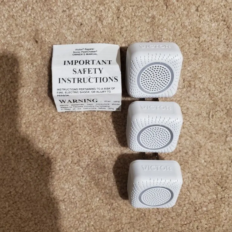 Victor Pestchaser Rodent Repeller with Nightlight, 3 Units
