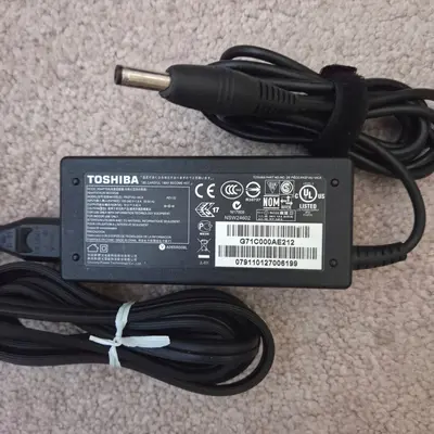 Toshiba PA3714U-1ACA AC/DC Laptop Adapter