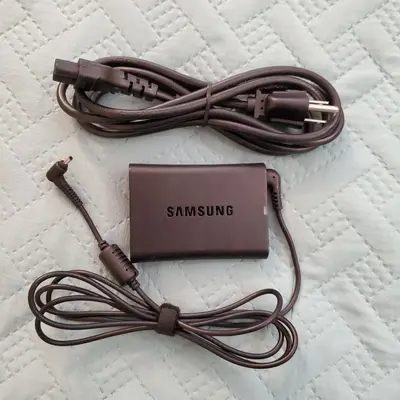 19V 2.1A 40W Slim AC Adapter for Samsung Series 3, 5, 7, 9