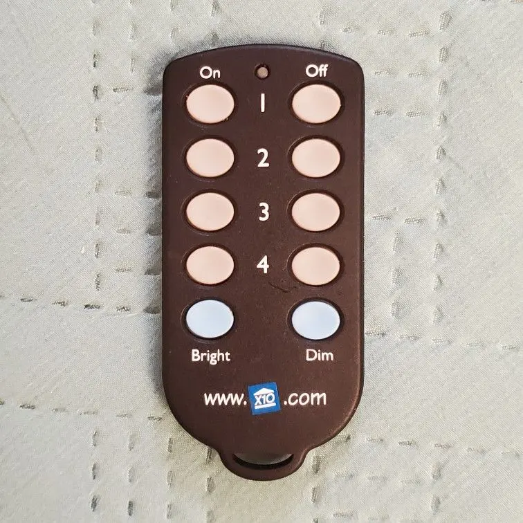 X10 KR22A 4-Unit Credit Card Controller Key Chain Remote